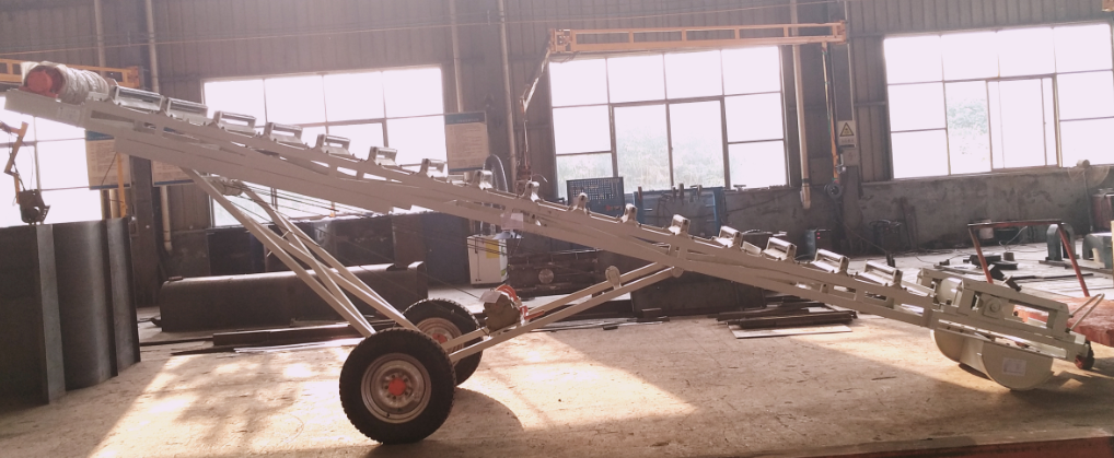 THE UNITED KINGDOM MOVEABLE AND LIFTABLE BELT CONVEYOR EQUIPMENT